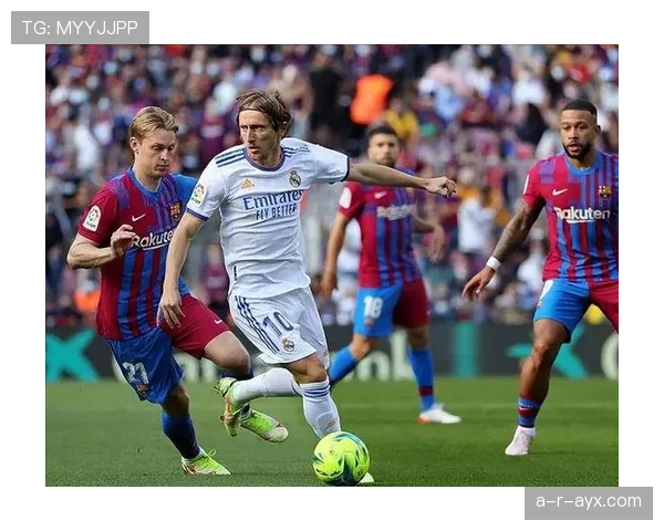 拉菲尼亚传球视野局限对进攻组织的影响分析